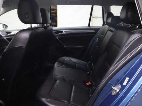 Used 2018 Volkswagen Golf Alltrack S image 14