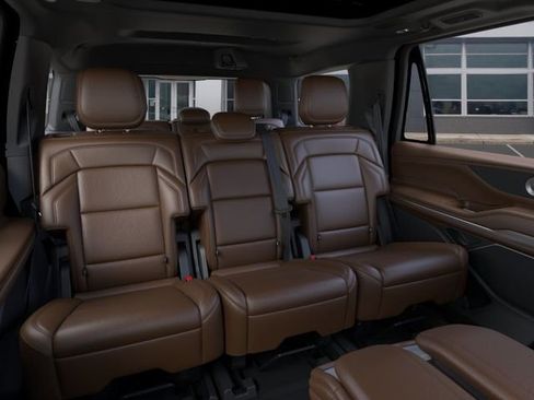 New 2025 Lincoln Navigator Reserve image 11