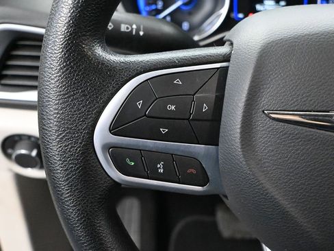 Used 2021 Chrysler Voyager LX image 26