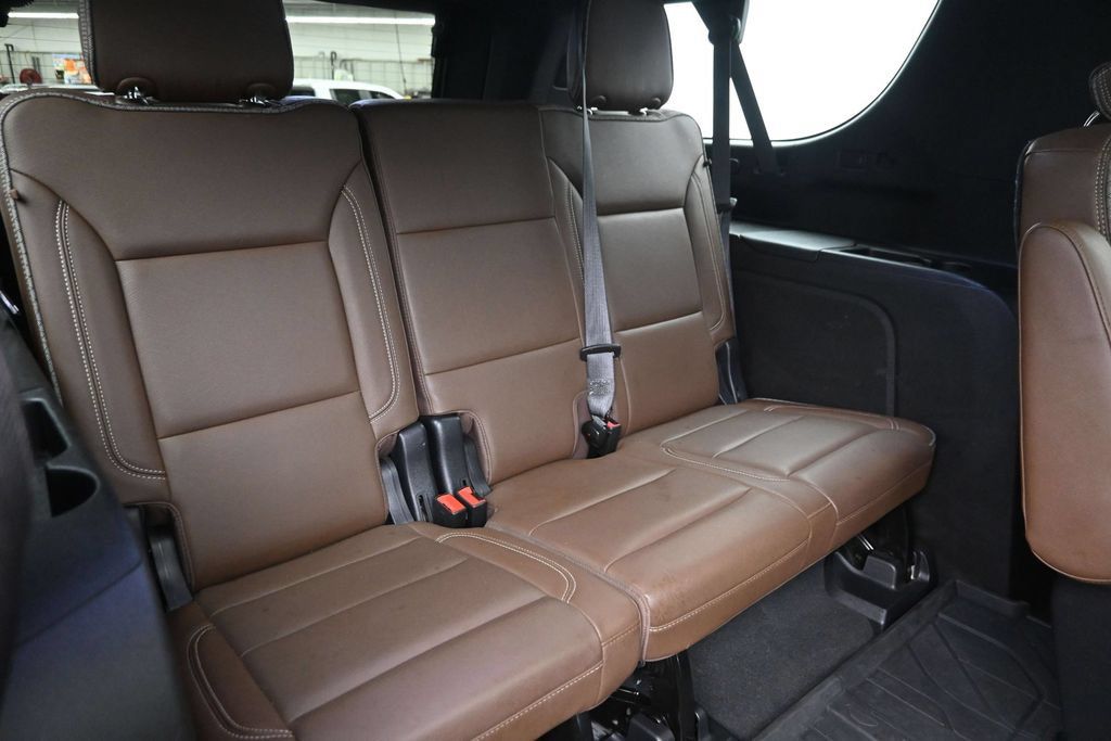 Used 2021 Chevrolet Suburban High Country AWD/4WD image 11