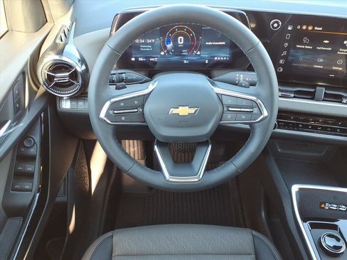 New 2026 Chevrolet Equinox LT w/ Convenience Package II image 7