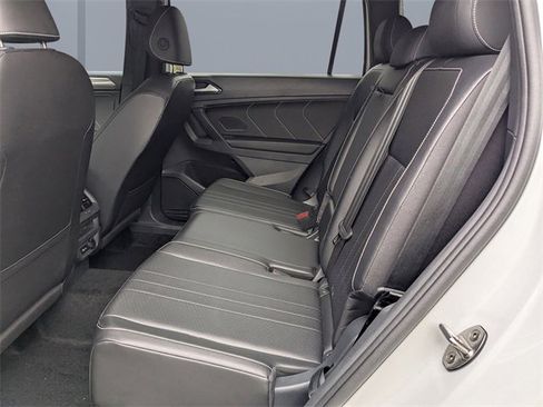 Certified 2024 Volkswagen Tiguan SE R-Line image 16