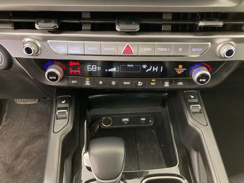 Used 2025 Kia Telluride S AWD/4WD image 11