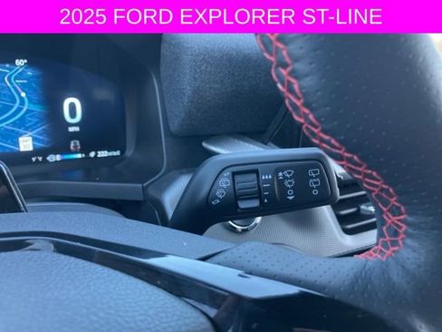 Used 2025 Ford Explorer ST-Line w/ ST-Line Street Pack image 30