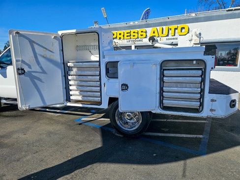 Used 2014 Ford F450 XL w/ Power Equipment Group image 4