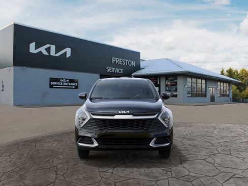 New 2025 Kia Sportage LX image 2