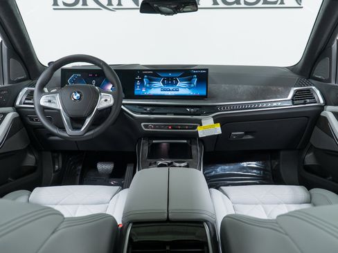 New 2026 BMW X7 xDrive40i image 15