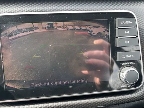 Used 2018 Nissan Kicks SV FWD image 18