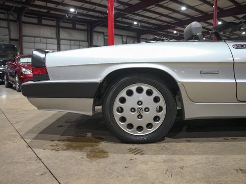Used 1987 Alfa Romeo Spider Quadrifoglio RWD image 23