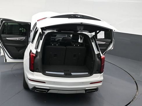 Used 2021 Cadillac XT6 Luxury image 33