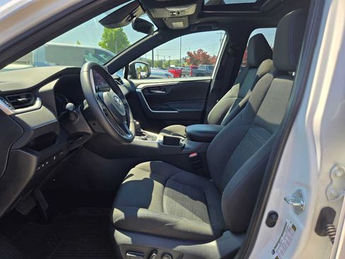 Used 2025 Toyota RAV4 SE w/ Convenience Package AWD/4WD image 21