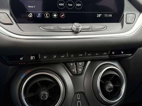 Used 2025 Chevrolet Blazer LT image 24