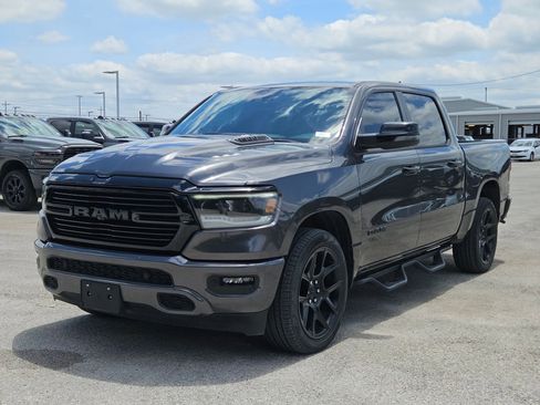 Used 2024 RAM 1500 Laramie AWD/4WD image 7