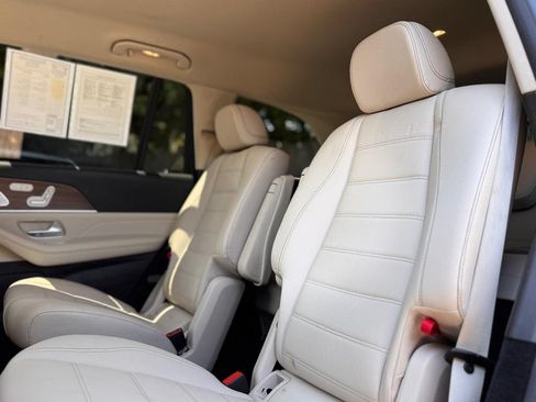 Used 2021 Mercedes-Benz GLS 450 4MATIC image 22