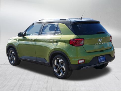 Certified 2023 Hyundai Venue SEL FWD image 5