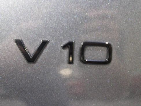 Used 2017 Audi R8 V10 w/ Carbon Exterior Package image 23