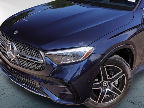 Used 2024 Mercedes-Benz GLC 300 4MATIC image 3