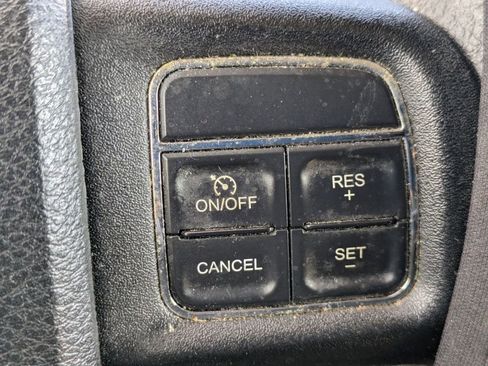 Used 2011 Dodge Journey Mainstreet w/ Flexible Seating Group image 21