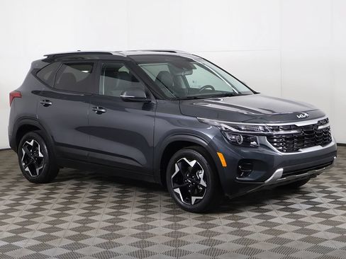 Used 2025 Kia Seltos S FWD image 2