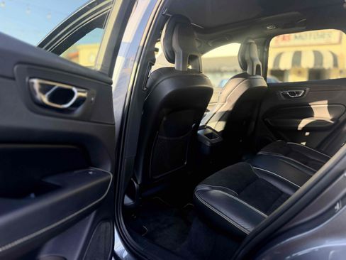 Used 2018 Volvo XC60 T6 R-Design AWD/4WD image 22