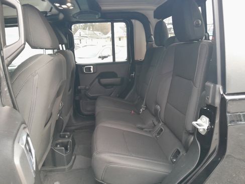 Used 2022 Jeep Gladiator Sport image 27