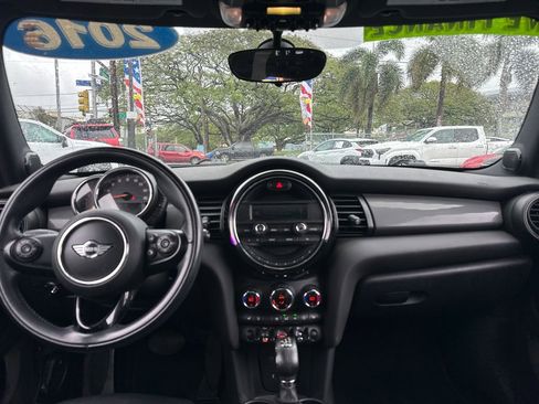 Used 2016 MINI Cooper 4-Door Hardtop image 14