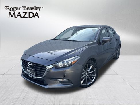 Used 2018 MAZDA MAZDA3 Touring image 1