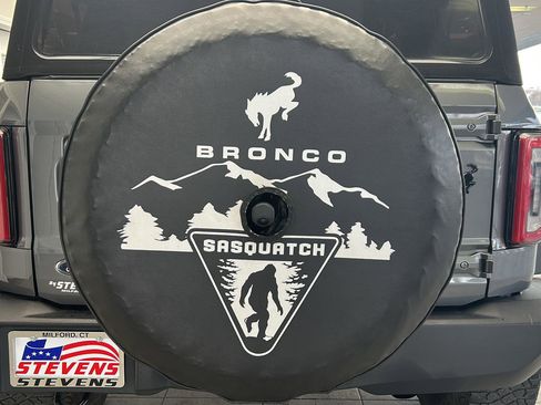 Used 2022 Ford Bronco Wildtrak image 3