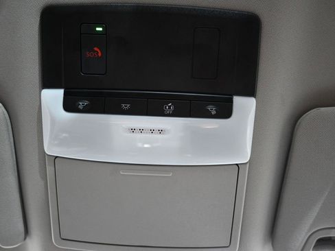 Used 2025 Nissan Altima 2.5 SV FWD image 18