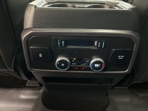 Used 2023 Ford Expedition Platinum image 32