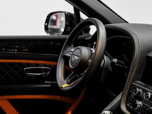 Used 2023 Bentley Bentayga Speed image 13