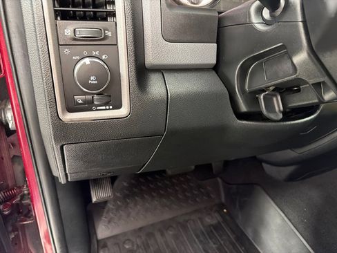 Used 2017 RAM 1500 Express AWD/4WD image 14