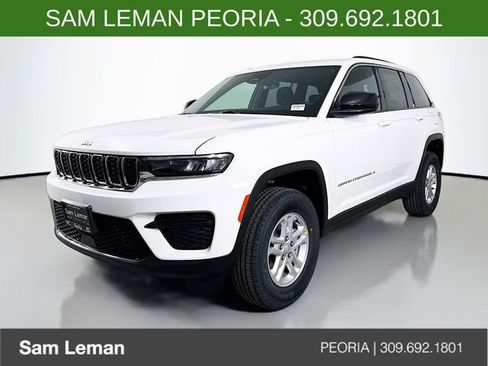 New 2025 Jeep Grand Cherokee Laredo image 3