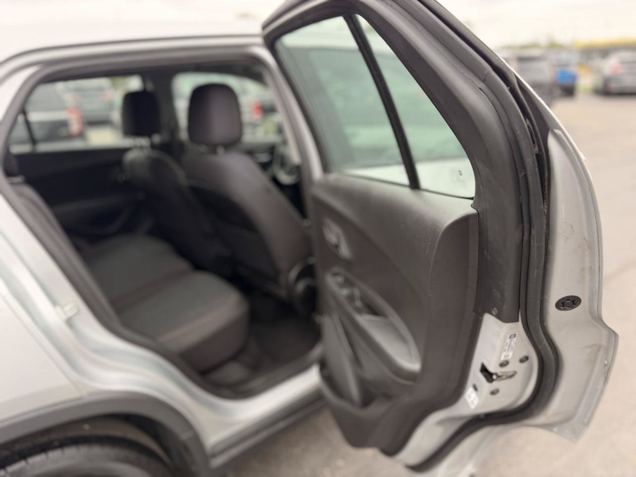 Used 2019 Chevrolet Trax LS FWD image 39