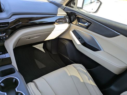 Used 2024 Acura MDX SH-AWD w/ Advance Package image 13