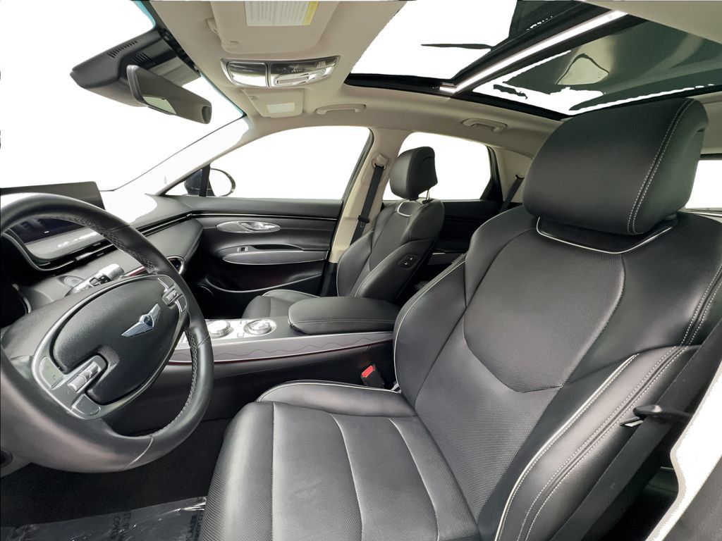 Used 2022 Genesis GV70 2.5T w/ Advanced Package AWD/4WD image 18