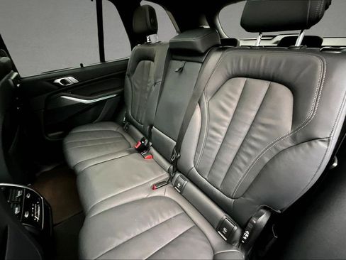 Used 2022 BMW X5 xDrive40i w/ M Sport Package AWD/4WD image 28