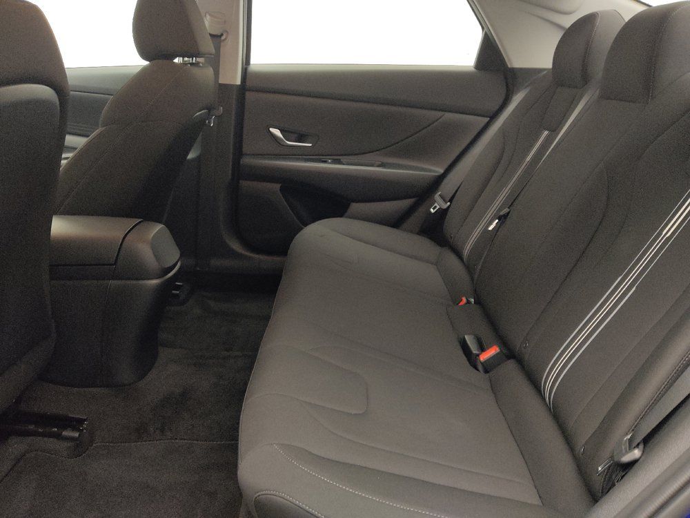Used 2023 Hyundai Elantra SEL FWD image 18