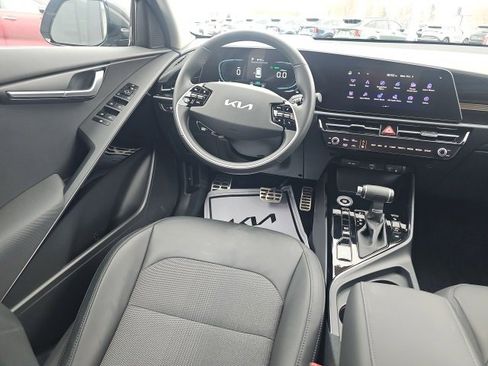 Certified 2024 Kia Niro EX Touring image 36