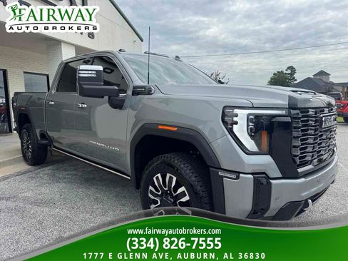 Used 2025 GMC Sierra 2500 Denali Ultimate w/ Max Trailering Package AWD/4WD image 4