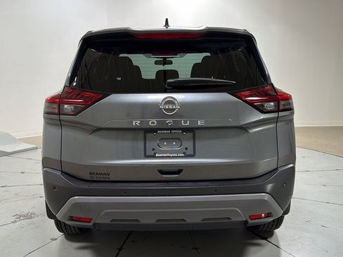 Used 2023 Nissan Rogue S image 4