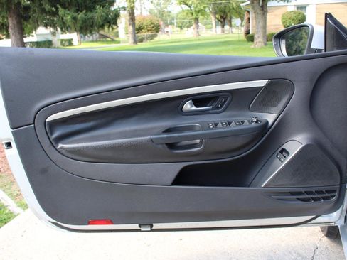 Used 2012 Volkswagen Eos Komfort FWD image 19
