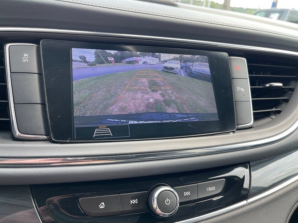 Used 2021 Buick Enclave Essence FWD image 23