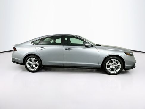 Used 2025 Honda Accord LX image 10