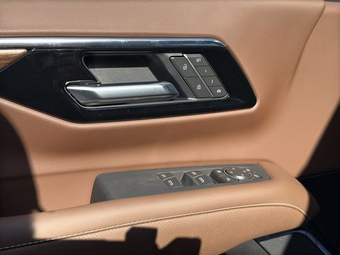 New 2026 Chevrolet Suburban High Country image 10