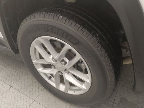 Used 2021 Jeep Grand Cherokee L Laredo w/ Luxury Tech Group I image 31