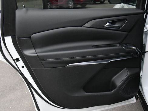 Used 2024 Chevrolet Traverse LT image 43