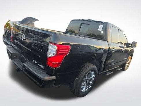 Used 2023 Nissan Titan SV w/ SV Convenience Package AWD/4WD image 6