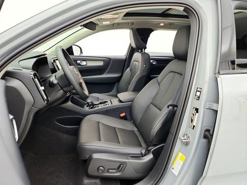 New 2026 Volvo XC40 B5 Core w/ Protection Package Premier AWD/4WD image 17