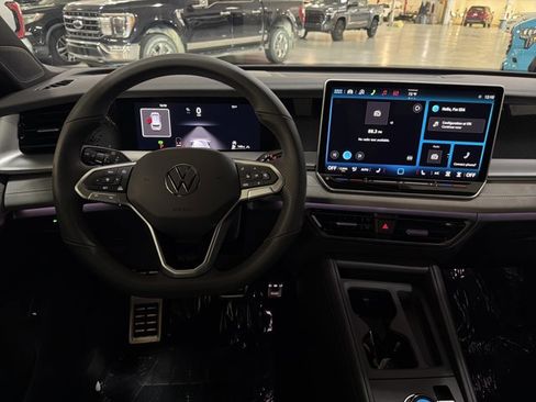 New 2026 Volkswagen Tiguan SE R-Line AWD/4WD image 28